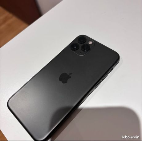 IPhone 11 Pro Max top