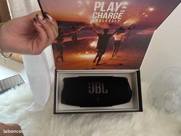 Jbl charge 5 + boite