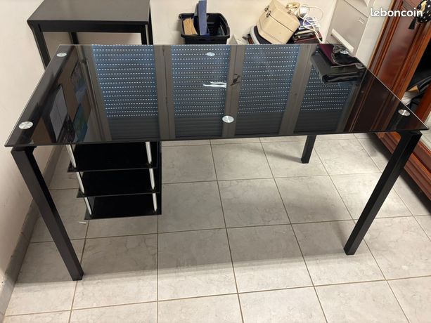 Joli bureau en verre prix sacrifié