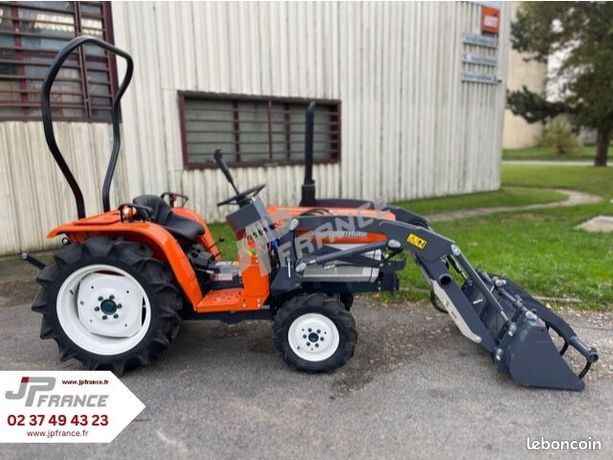Kubota 19 CV 4RM 850cm3 avec chargeur