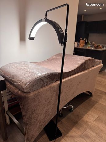 Lampe lune pour esthéticien en extension de cils