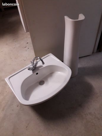 Lavabo sur colonne