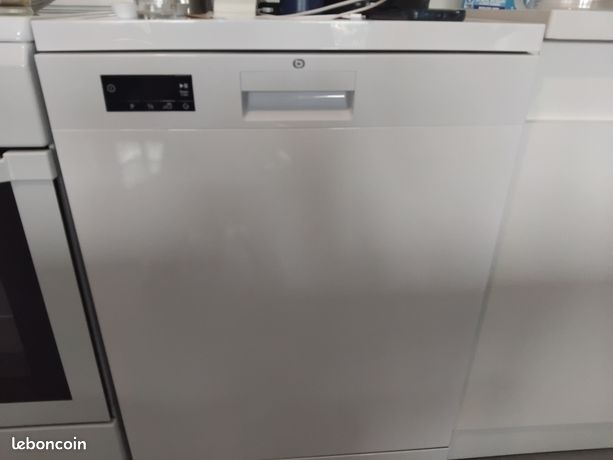 Lave vaisselle essentiel B