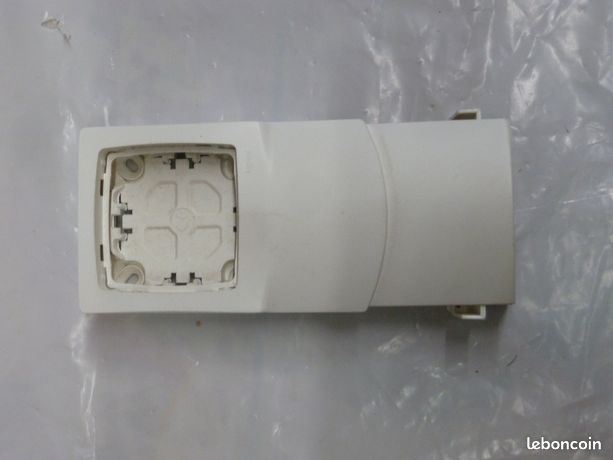 Legrand Mosaïc pour goulotte