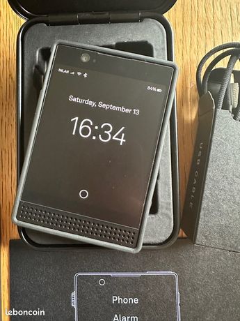 Light phone 3