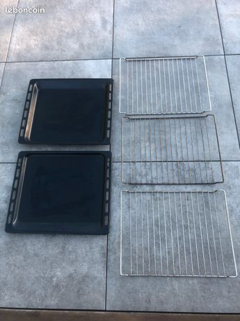 Lot 3 grilles + 2 plaques pour four