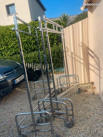 trois portants inox pour vêtementss