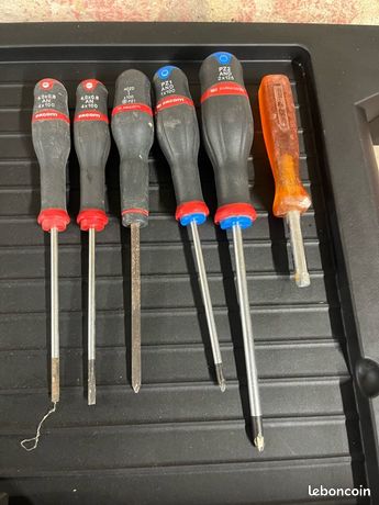 Lot outils facom