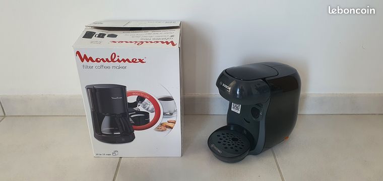 deux cafetières Moulinex et Bosh Tassimo HAPPY + 60 capsules