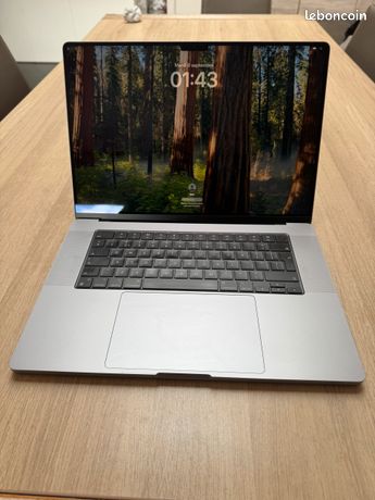 MacBook pro 16 pouce M1 pro 1to 32giga rame