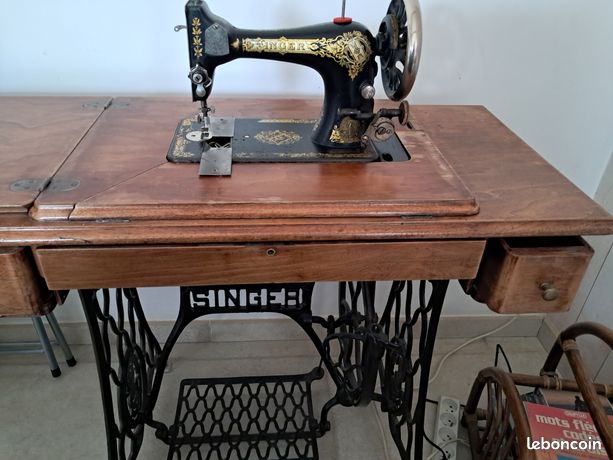 Machine à coudre à pédales