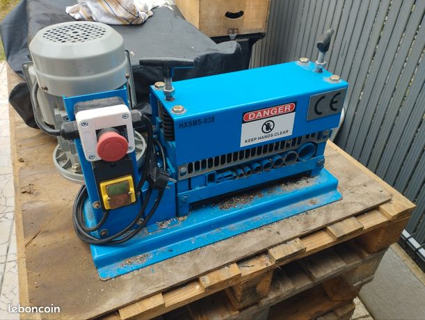 Machine à dénuder électrique