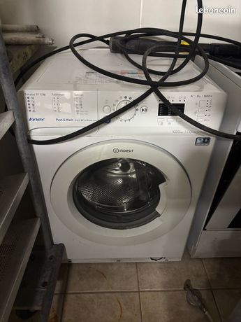 Machine à laver indesit