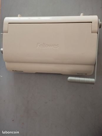 Machine à relier