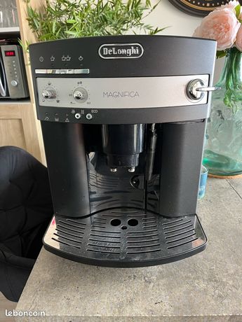 Machine café delonghi magnifica
