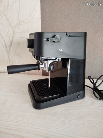 Machine expresso delonghi EC230BK