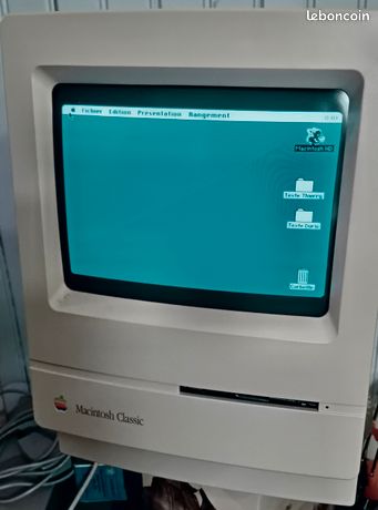 Macintosh Classic- Apple Computer California -Vintage