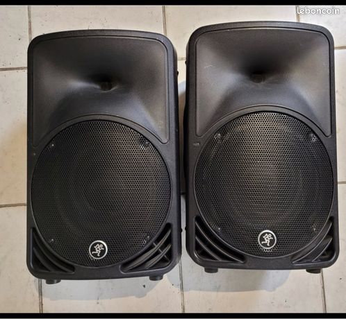 Mackie SRM 350 V2 avec housses