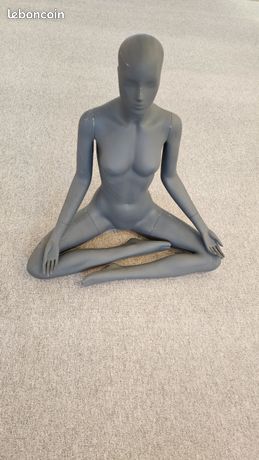 Mannequin méditation