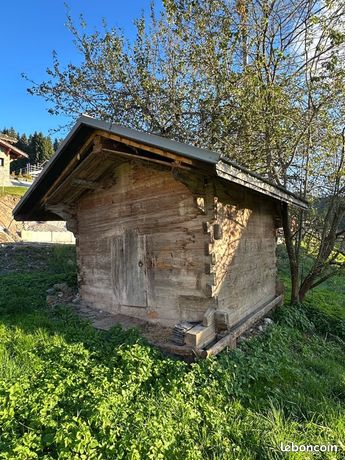 Mazot savoyard a queue d’aronde