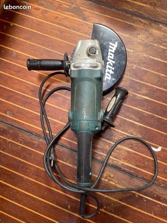 Meuleuse makita 2000w