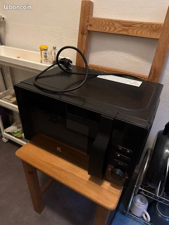 Micro-ondes noir