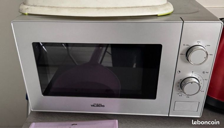Micro-ondes VALBERG très bon état