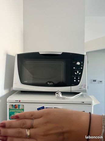 Micro-ondes Whirlpool AT328