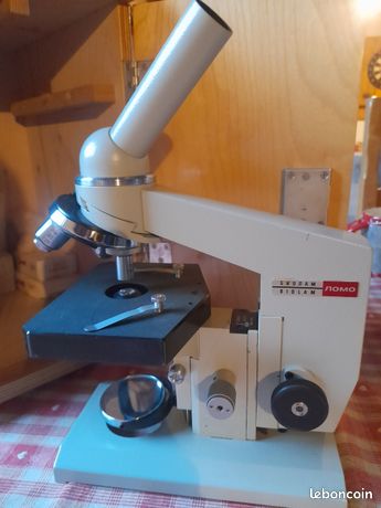 Microscope