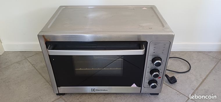 Mini four / Four posable Electrolux ESO944