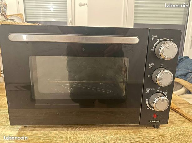Mini four OCEANIC 18L avec rôtissoire Bon état