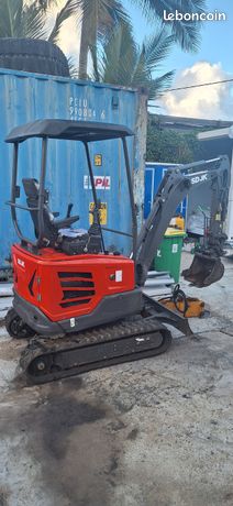 Minipelle 2 tonnes avec brise roches