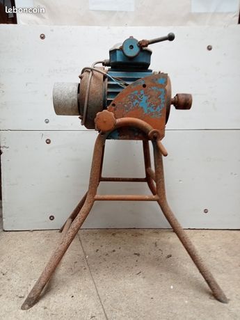 Moteur triphasé