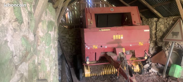 New Holland 644