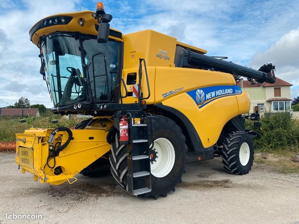 New Holland CR7.80