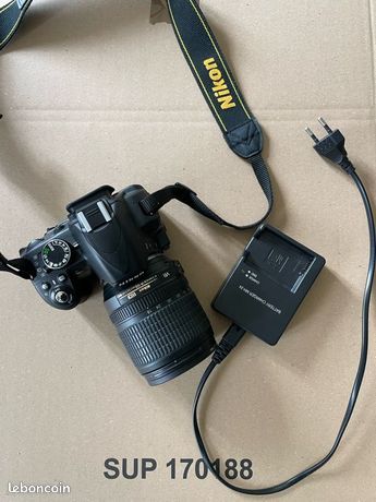 Nikon D3100 avec objectif 18-105mm AF-S