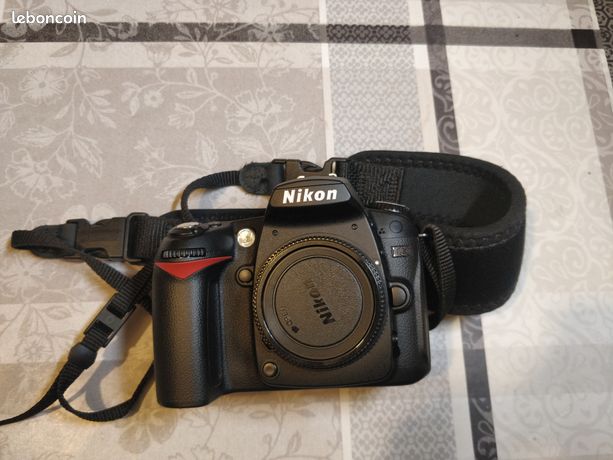 Nikon D90 + 18-105