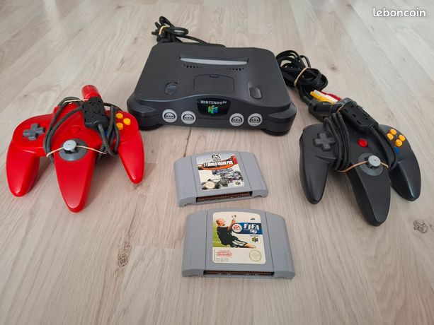 Nintendo 64, 2 manettes, 2 jeux Jeu fifa 99 et F1 world grand prix L'ensemble fonctionne