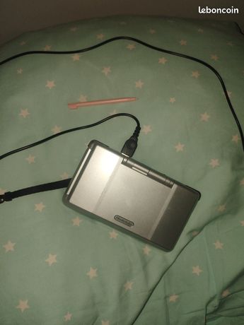Nintendo ds+ chargeur et stylet