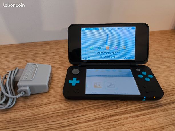 Nintendo New 2DS XL noire et bleue