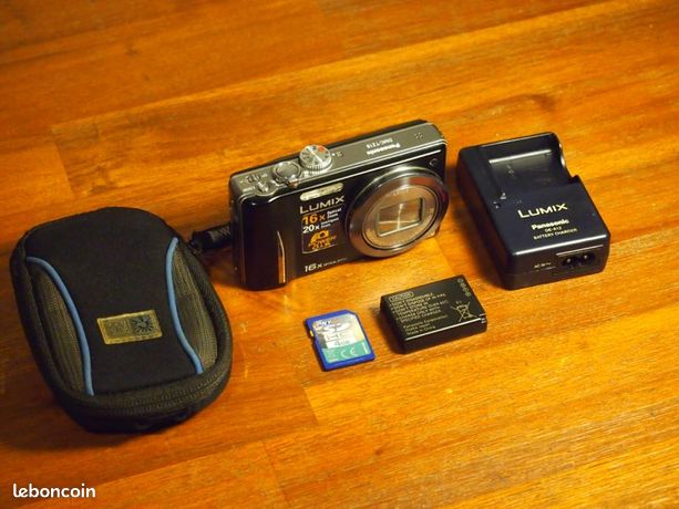 Panasonic lumix tz18 avec des accessoires