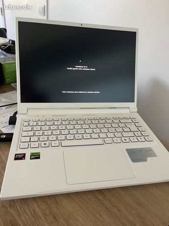 Pc Portable Gamer Acer / Blanc / 14 pouces 120 Hz / RTX 4050 (6 Go) / Ryzen 5-8645HS (5 GHz) / 16 Go DDR5 (5600 MHz) / 512 Go SSD / Windows 11 / état parfait