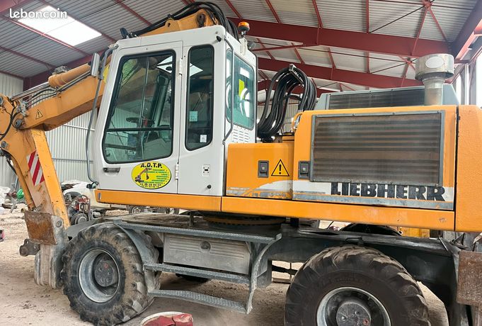 Pelle liebherr à pneus