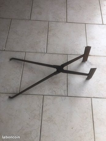 Pince à border
