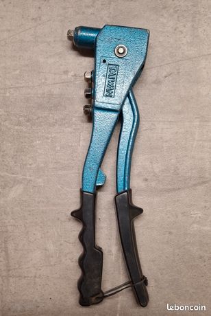 Pince a rivet riveté