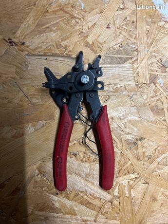 Pince serre clips
