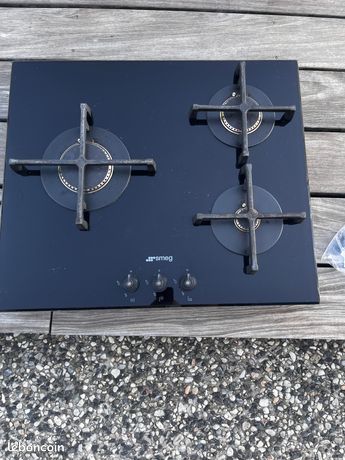 Plaque gaz SMEG 3 feux verre noir PV163B3