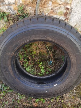 Pneu 205 75 R17.5