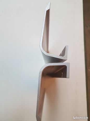 Poignée de tirage pour porte