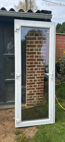 Porte entrée vitrée en pvc